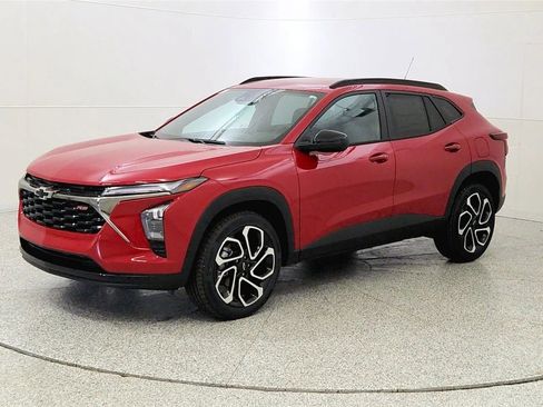 New 2026 Chevrolet Trax RS w/ Driver Confidence Package FWD image 3