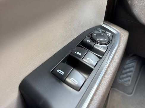 Used 2025 GMC Sierra 1500 SLT AWD/4WD image 26
