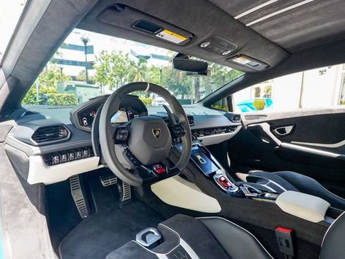 Used 2024 Lamborghini Huracan Tecnica RWD image 3