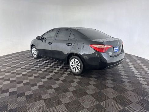 Used 2017 Toyota Corolla LE w/ Carpet Mat Package (TMS) FWD image 4