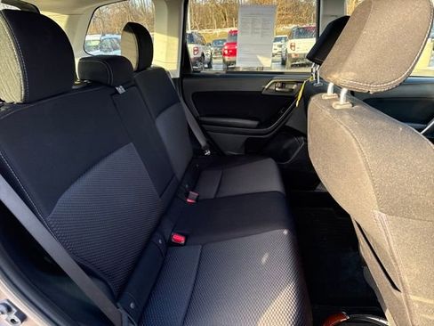 Used 2016 Subaru Forester 2.5i Premium image 11