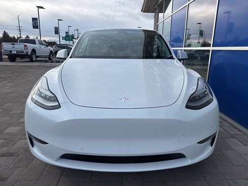 Used 2021 Tesla Model Y 2WD image 2
