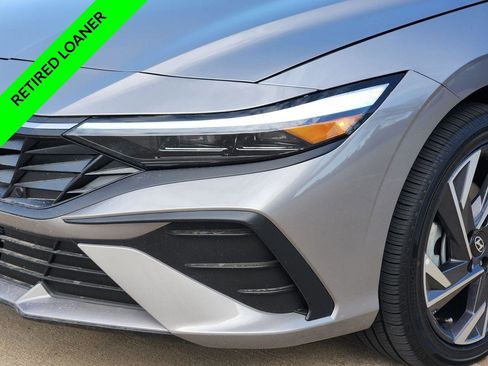 New 2025 Hyundai Elantra SEL image 6