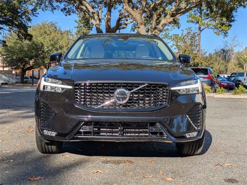 Certified 2024 Volvo XC60 B5 Plus image 8