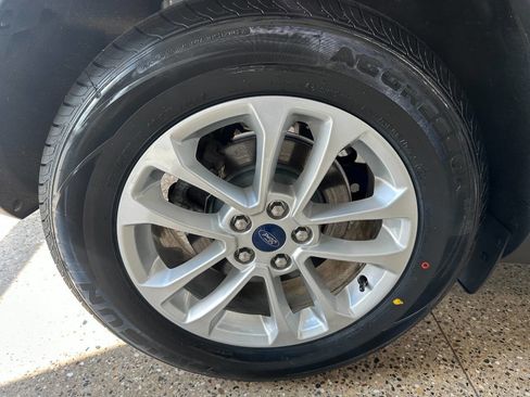 Used 2022 Ford Escape SE w/ Cold Weather Package image 13