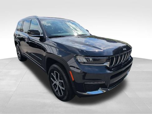 Used 2024 Jeep Grand Cherokee L Limited AWD/4WD image 7
