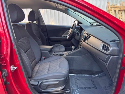 Used 2019 Kia Niro LX FWD image 14