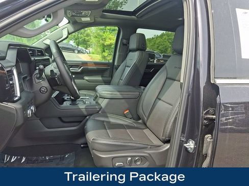 Used 2025 GMC Sierra 1500 Denali AWD/4WD image 2