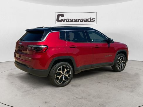 Used 2025 Jeep Compass Limited AWD/4WD image 5