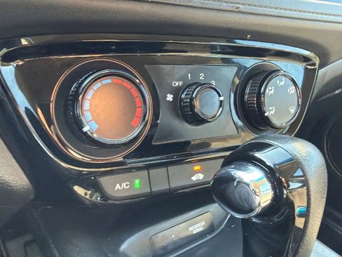 Used 2018 Honda HR-V LX image 34