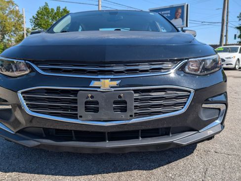 Used 2017 Chevrolet Malibu LS FWD image 2