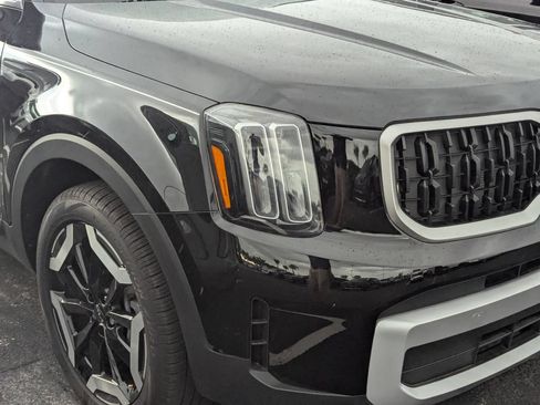 Used 2025 Kia Telluride EX w/ EX Captain's Chair Package FWD image 8