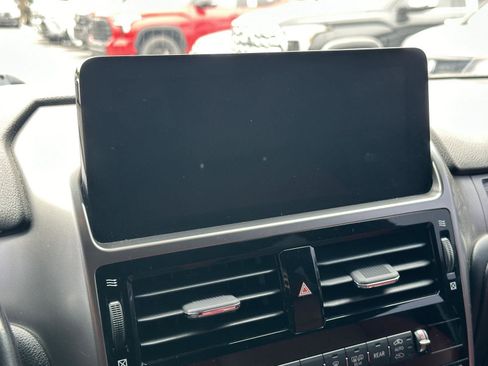 Used 2022 Lexus GX 460 Premium image 12