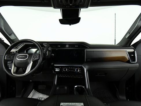 Used 2024 GMC Sierra 2500 Denali w/ Denali Reserve Package image 19