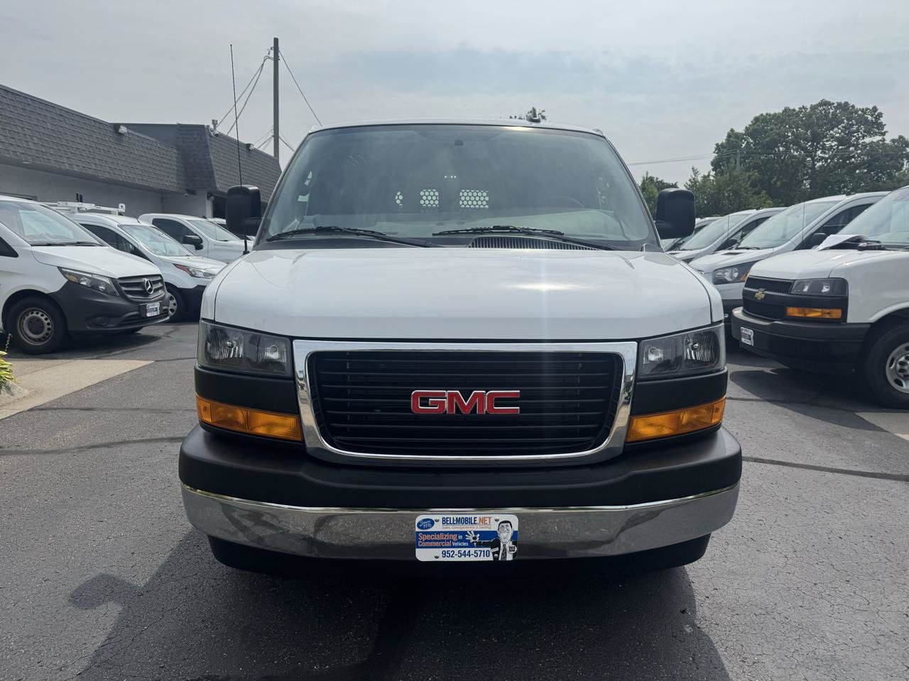 Used 2025 GMC Savana 2500 w/ Driver Convenience Package RWD image 2
