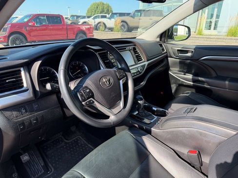 Used 2016 Toyota Highlander Limited AWD/4WD image 9