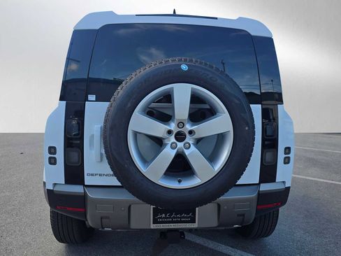 New 2026 Land Rover Defender 110 S AWD/4WD image 4