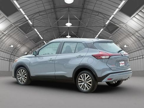 Used 2021 Nissan Kicks SV FWD image 5
