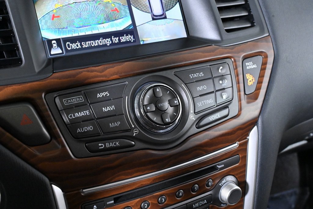 Used 2020 Nissan Pathfinder Platinum AWD/4WD image 20