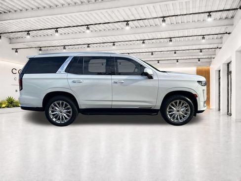 Used 2021 Cadillac Escalade Premium Luxury RWD image 16