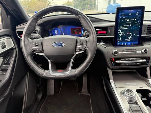 Used 2020 Ford Explorer ST w/ ST Street Pack image 16