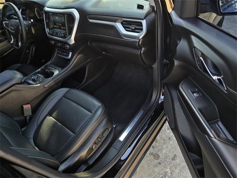 Used 2023 GMC Acadia SLT w/ Elevation Edition image 7