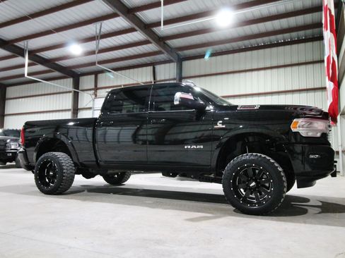 Used 2022 RAM 2500 Laramie AWD/4WD image 14