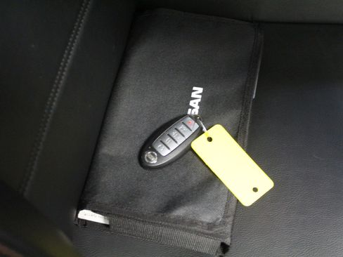 Used 2020 Nissan Sentra SR w/ Premium Package image 25