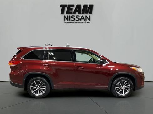 Used 2018 Toyota Highlander XLE AWD/4WD image 8