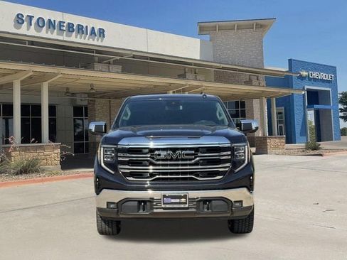 Used 2023 GMC Sierra 1500 SLT AWD/4WD image 9