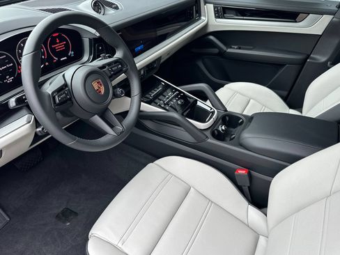 New 2026 Porsche Cayenne Coupe AWD/4WD image 4