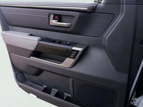 Used 2024 Toyota Tundra Limited image 25