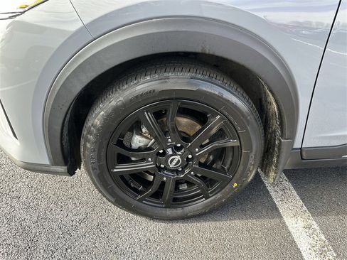 Used 2023 Nissan Kicks SR image 10