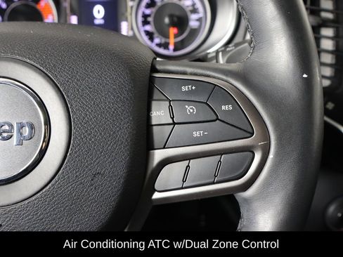 Used 2019 Jeep Cherokee Latitude Plus w/ Comfort/Convenience Group image 10