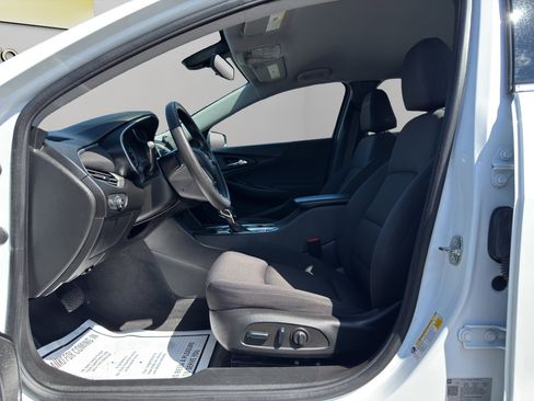 Used 2022 Chevrolet Malibu LT image 9