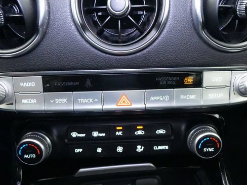 Used 2018 Kia Stinger RWD image 31