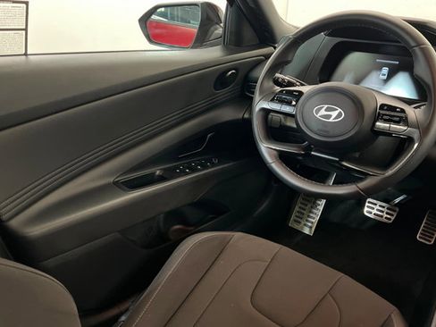 Used 2025 Hyundai Elantra Sport image 11