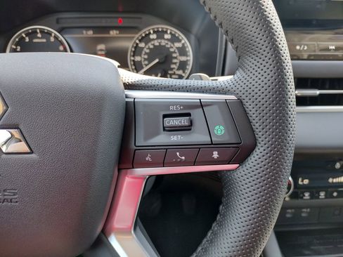 New 2026 Mitsubishi Outlander AWD image 30