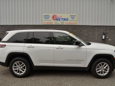 Used 2024 Jeep Grand Cherokee Laredo X w/ Luxury Tech Group I AWD/4WD image 9