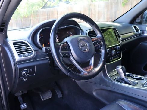 Used 2020 Jeep Grand Cherokee Limited AWD/4WD image 15