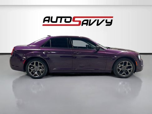 Used 2021 Chrysler 300 Touring w/ Sport Appearance Package RWD image 8