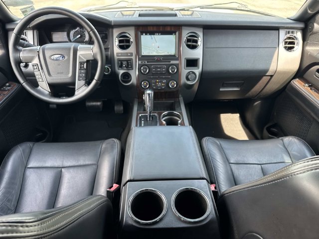 Used 2016 Ford Expedition Platinum RWD image 19