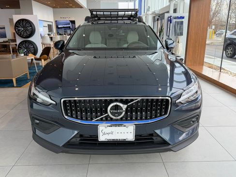 New 2026 Volvo V60 B5 Cross Country Ultra w/ Protection Package Premier image 3