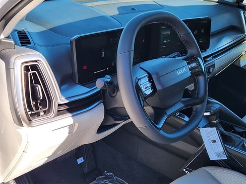 New 2026 Kia Sorento S image 2