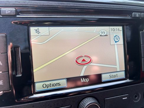 Used 2015 Volkswagen Beetle TDI FWD image 28
