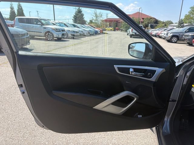 Used 2017 Hyundai Veloster Value Edition FWD image 14