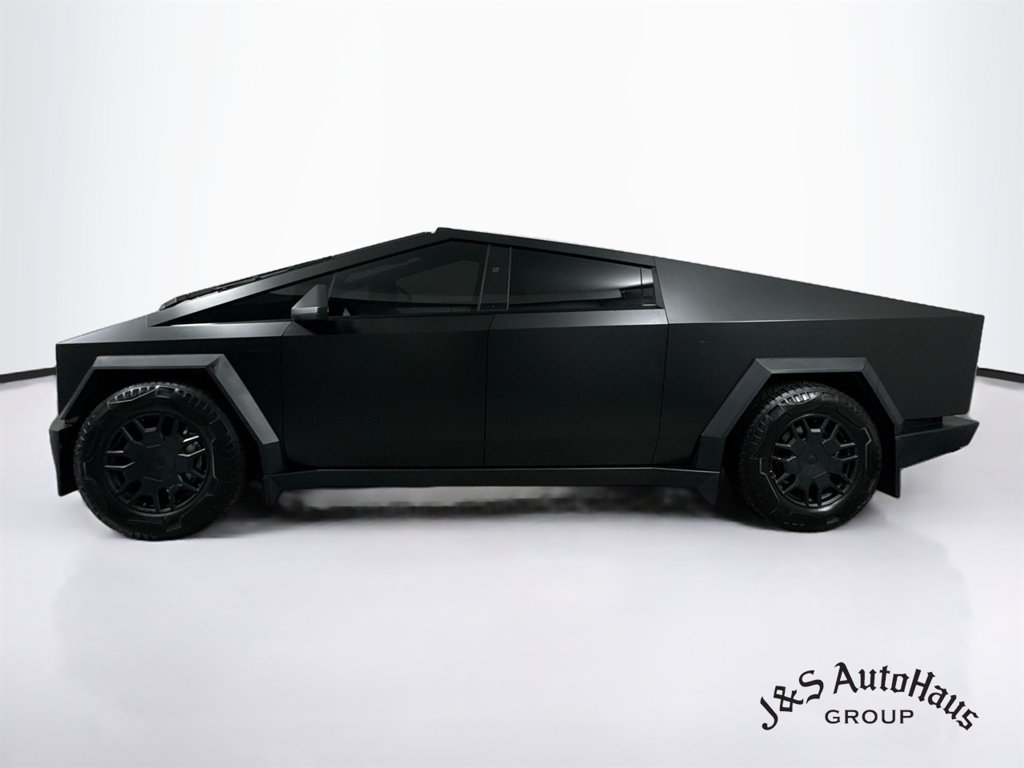 Used 2024 Tesla Cybertruck Cyberbeast AWD/4WD image 4