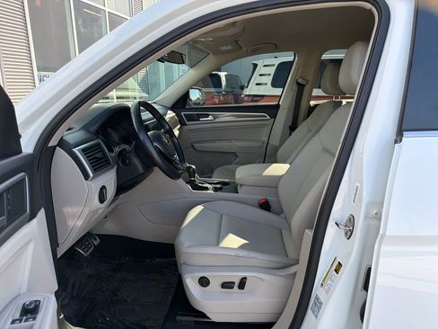 Used 2019 Volkswagen Atlas SE w/ Towing Package AWD/4WD image 9