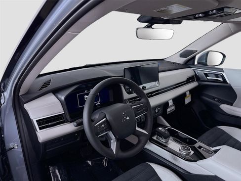 New 2026 Mitsubishi Outlander SE FWD image 9