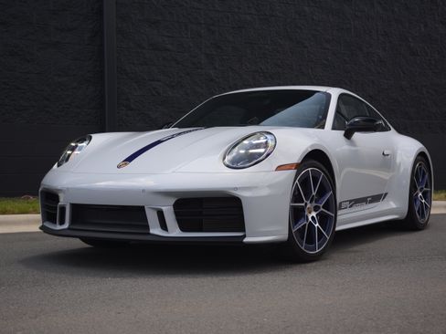 Certified 2026 Porsche 911 Carrera T RWD image 1